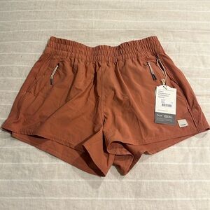NWT Dash Short Vuori